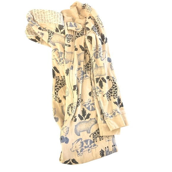 Carter’s footie pajamas | 4t - Picture 1 of 2
